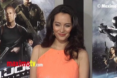 Emma Heming gợi cảm trên thảm đỏ