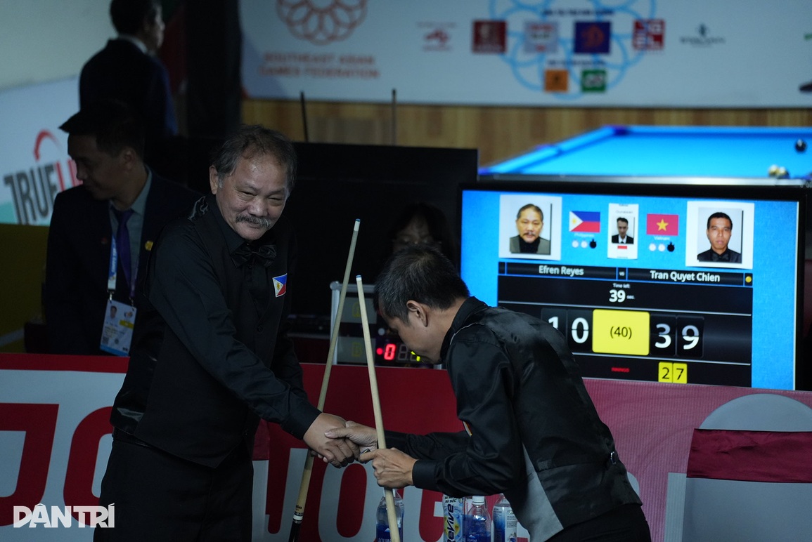 Huyền thoại Efren Reyes thua trận thứ hai trước cơ thủ Việt Nam - 1 Huyền thoại Efren Reyes thua trận thứ hai trước cơ thủ Việt Nam - 1