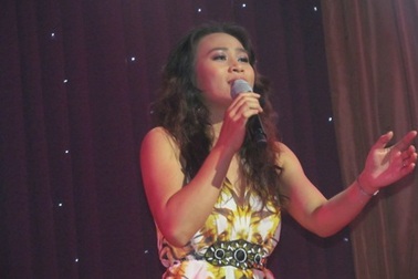 Ca sĩ Bonner Trinh – “sơn ca” người Lạch giữa Sài Gòn