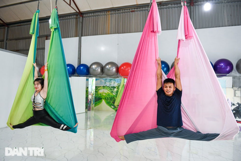 Kiện tướng yoga Việt từng bị nghi ngờ giới tính vì tập môn của phái nữ - 14 Kiện tướng yoga Việt từng bị nghi ngờ giới tính vì tập môn của phái nữ - 14