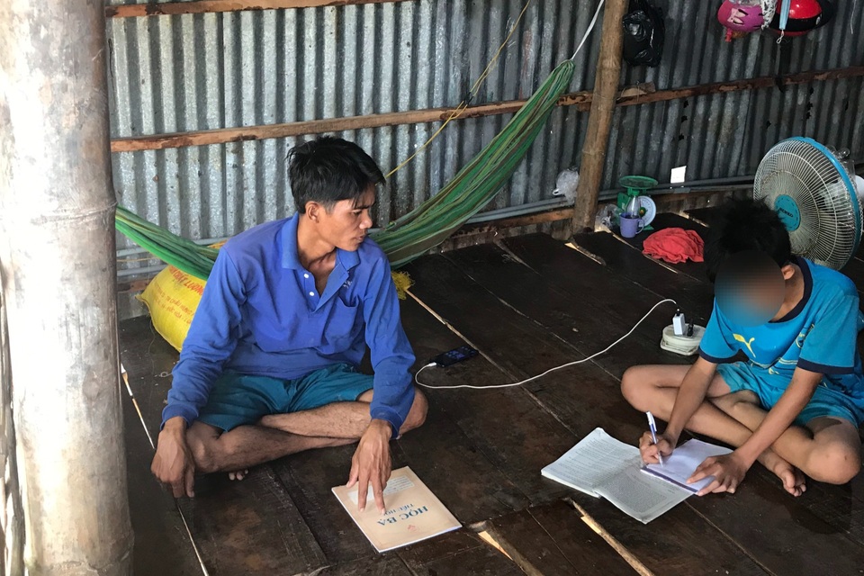 Vụ học sinh lớp 6 không đọc nổi chữ: Sở GD-ĐT khắc phục như thế nào? - 2 Vụ học sinh lớp 6 không đọc nổi chữ: Sở GD-ĐT khắc phục như thế nào? - 2
