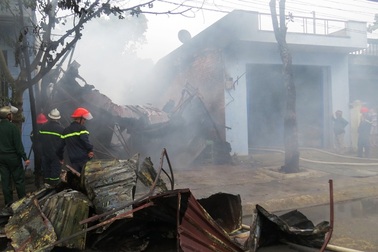 Xưởng sản xuất cửa sắt cháy rụi khi chủ nhà đi vắng