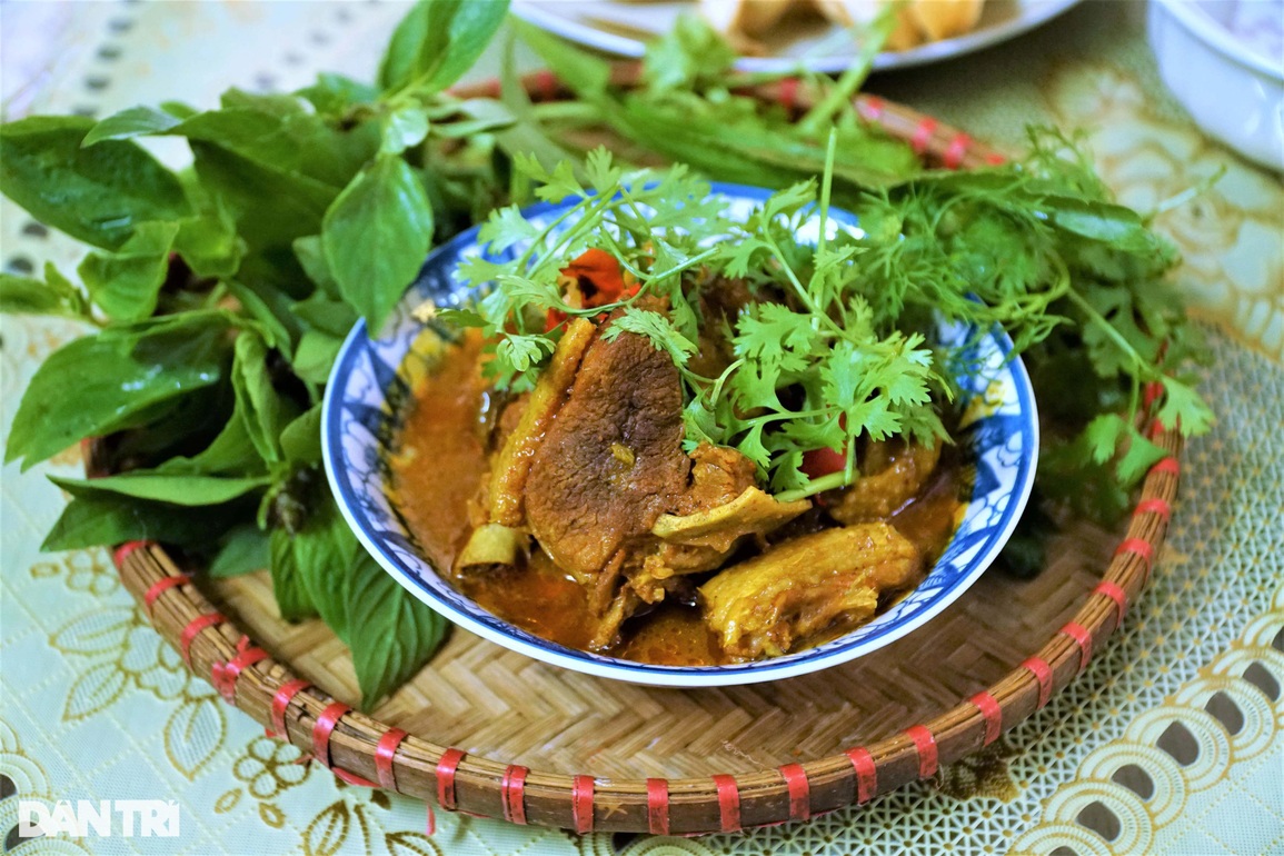 Cặp đôi đồng tính hot TikTok chia sẻ bí quyết thuyết phục được gia đình - 6