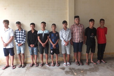 Bắt băng cướp nhí dùng dao tấn công, cướp điện thoại của học sinh