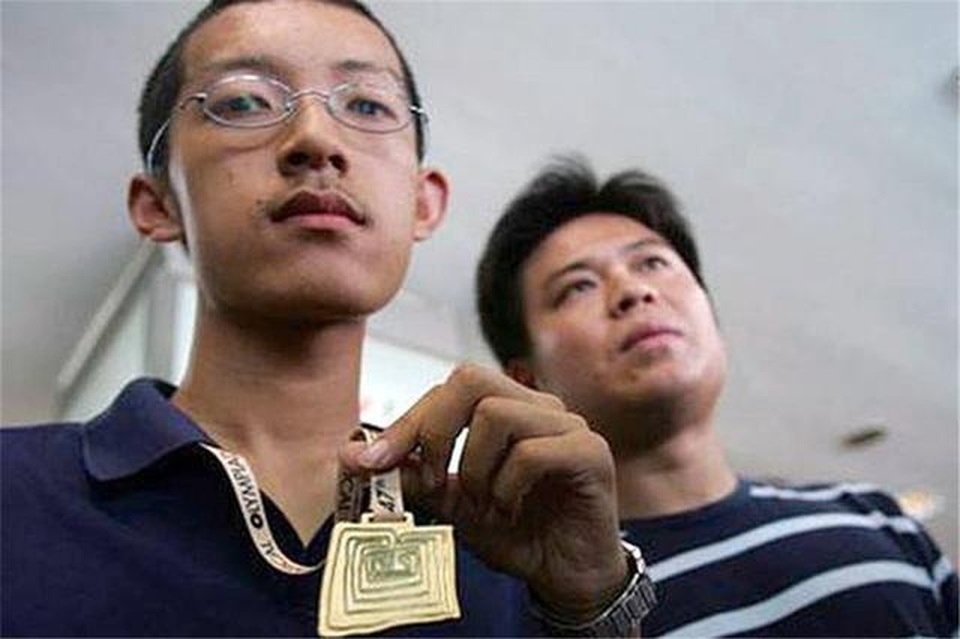 Thiên tài toán học bất ngờ đi tu, lý do hé lộ khiến cha mẹ hối hận - 1 Thiên tài toán học bất ngờ đi tu, lý do hé lộ khiến cha mẹ hối hận - 1