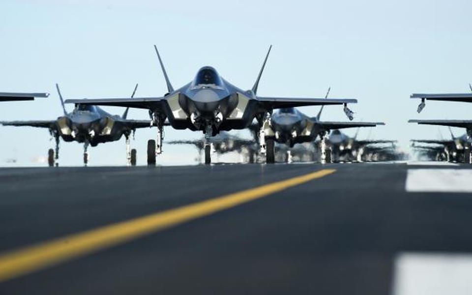 52 “tia chớp” F-35A của Mỹ tập trận “Voi đi bộ” - 3 52 “tia chớp” F-35A của Mỹ tập trận “Voi đi bộ” - 3