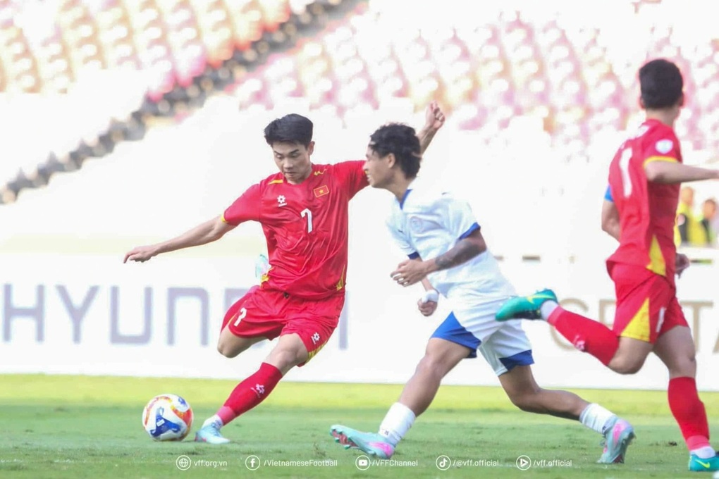 U23 វៀតណាម - U23 ឥណ្ឌូនេស៊ី (ម៉ោង ៨ យប់ថ្ងៃនេះ)៖ Dinh Bac, Van Khang ចាប់ផ្តើម - ៤ U23 Việt Nam - U23 Indonesia (20h hôm nay): Đình Bắc, Văn Khang đá chính - 4