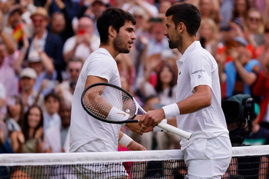 Chuyên gia: "Alcaraz thắng Djokovic nhờ lối đánh, mặt sân và may mắn"