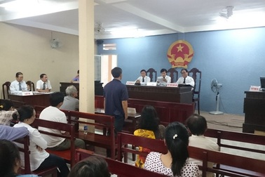 Cụ ông trúng số độc đắc bị đòi lại tiền