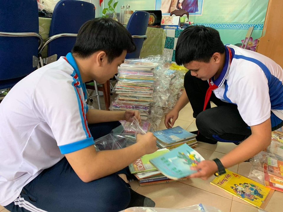 Đắk Lắk: Chung tay hướng về đồng bào miền Trung gặp lũ lụt - 3 Đắk Lắk: Chung tay hướng về đồng bào miền Trung gặp lũ lụt - 3