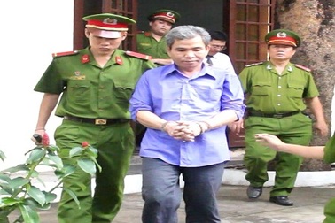 Bị chồng cũ phóng hỏa đốt nhà vì không chịu "nối lại tình xưa"