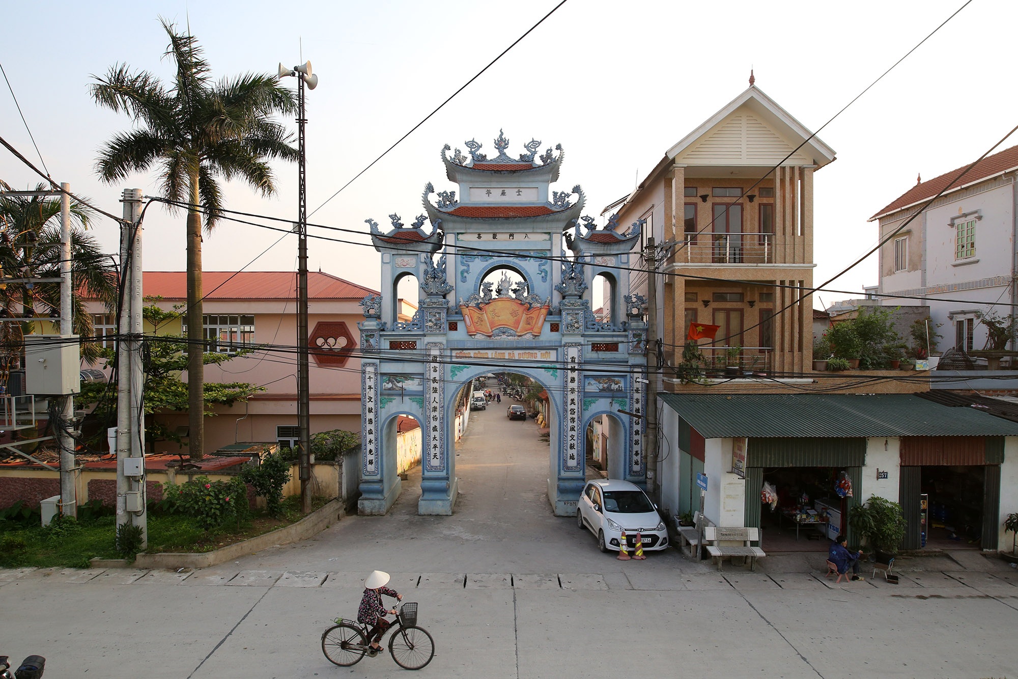 Vùng đất có nhiều cổng làng khủng - 9 Vùng đất có nhiều cổng làng khủng - 9