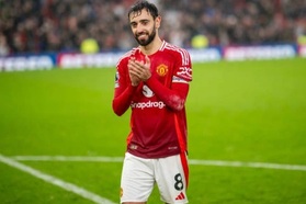 Bruno Fernandes hành động nghĩa hiệp trên chuyến bay trở về Bồ Đào Nha