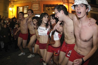 Các cách chào đón năm mới thú vị trên thế giới