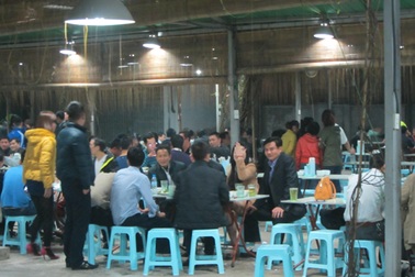 Nghịch lý cuối năm: Thất nghiệp lắm ăn nhậu nhiều!