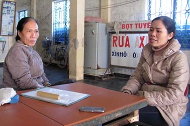 Người vợ bị hành hạ suốt 28 năm rút đơn khởi kiện chồng