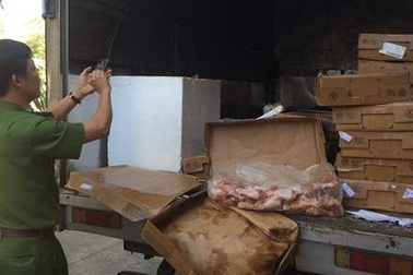 Cấp đông 400kg thịt gà hôi thối để... tiêu thụ dần