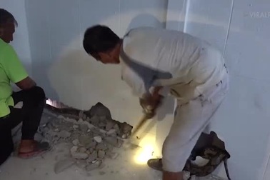 Kịch tính màn đập tường, bắt trăn khổng lồ