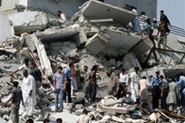 Động đất dữ dội ở Kashmir, hơn 3.000 người chết