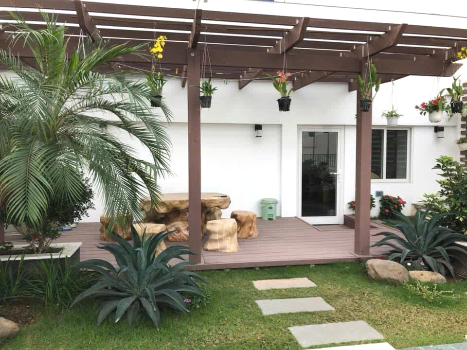 View - Hà Nội: Chồng thiết kế sân thượng 100m2 thành khu vườn trồng rau tặng vợ | Báo Dân trí