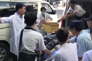 Vụ xe rơi ở đèo Hải Vân: Người trong cuộc kể chuyện cứu cánh tay đứt lìa của nữ sinh