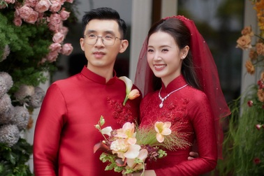 Midu chi gần 300 triệu đồng đặt may 39 bộ áo dài trong lễ vu quy