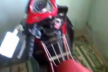 Vạch trần mánh khóe cạy cốp xe tay ga trong vài giây