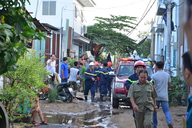 Nổ lớn tại xưởng sản xuất bóng đèn, 4 người bị thương