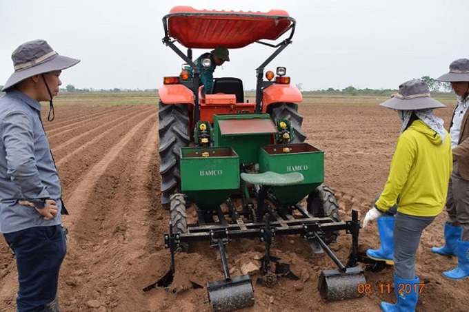 GS.TS Nguyễn Thị Lan: Phát triển HTX kiểu mới góp phần xây dựng nông nghiệp, nông thôn bền vững và phồn vinh - Ảnh 4. GS.TS Nguyễn Thị Lan: Phát triển HTX kiểu mới góp phần xây dựng nông nghiệp, nông thôn bền vững và phồn vinh - Ảnh 4.