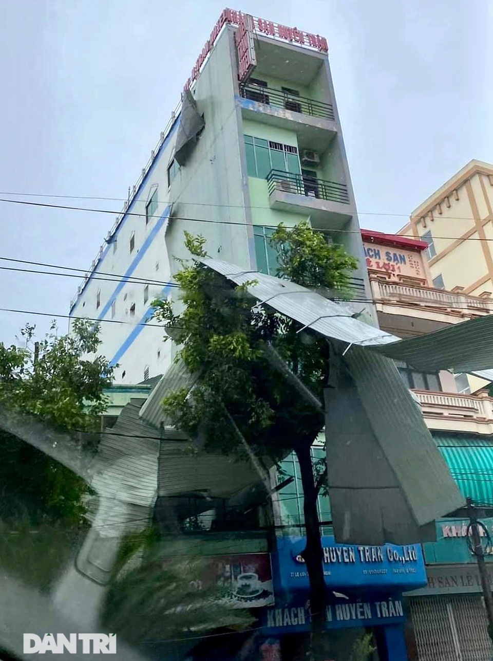 Quảng Ngãi: Nhà dân tan hoang sau bão số 9 - 4 Quảng Ngãi: Nhà dân tan hoang sau bão số 9 - 4