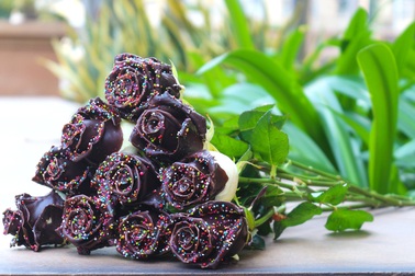 Quà 20/10 độc lạ: 250.000 đồng một bông hồng phủ sô cô la