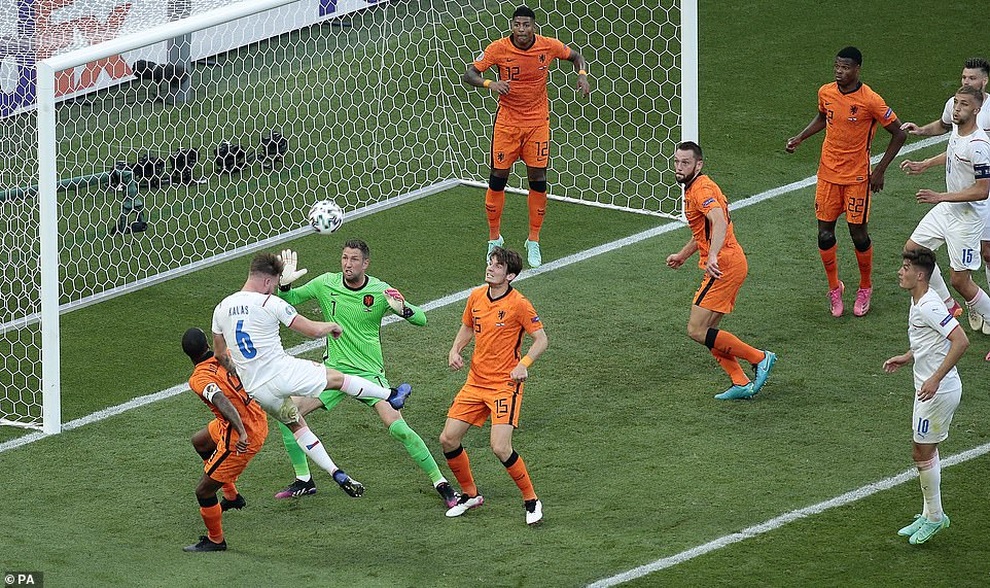 Hàng loạt ông lớn chia tay Euro 2020, đội tuyển Anh rộng cửa vào chung kết - 1 Hàng loạt ông lớn chia tay Euro 2020, đội tuyển Anh rộng cửa vào chung kết - 1