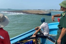 Vụ chìm tàu ở Mũi Né: May mắn vì bồn chứa tro xỉ, dầu DO gần như nguyên vẹn