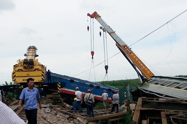 Lật tàu ở Hải Dương: “Tiếc” một barie, bao nhiêu người mất mạng
