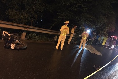 Tông vào taluy bên đường, hai thanh niên tử vong tại chỗ