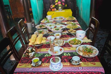 Tục cúng đưa ông bà ngày mùng 3 Tết ở Huế