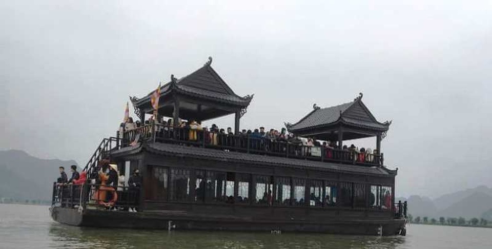 Biển người nườm nượp đổ về ngôi chùa lớn nhất thế giới ở Hà Nam - 11 Biển người nườm nượp đổ về ngôi chùa lớn nhất thế giới ở Hà Nam - 11