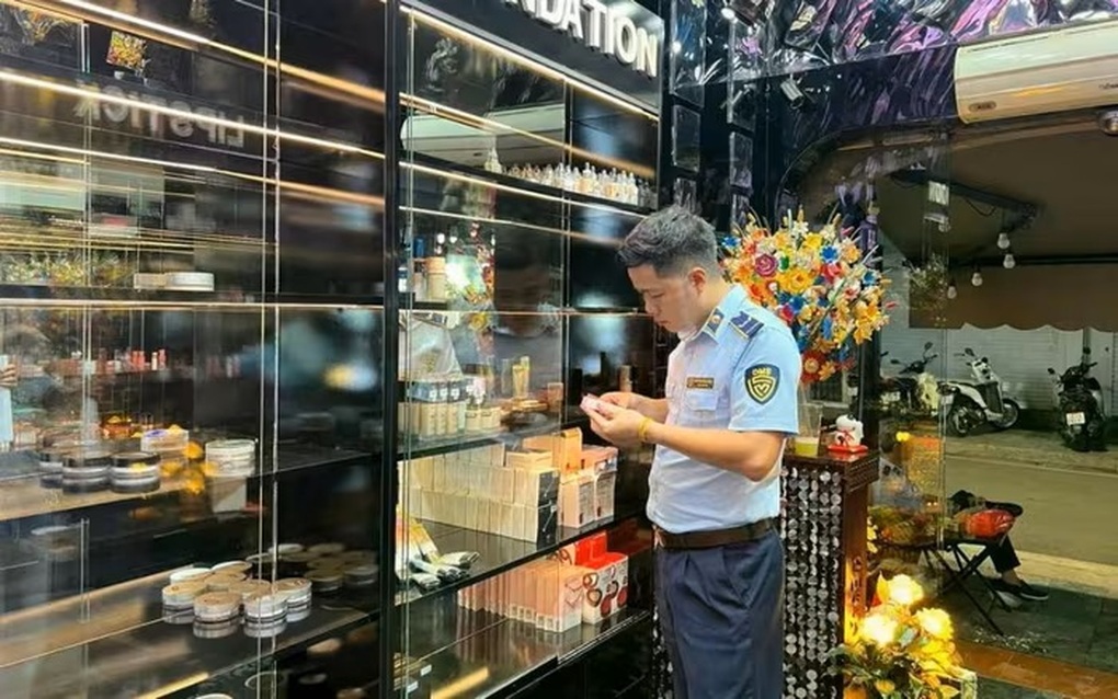 Chủ thương hiệu trang điểm nổi tiếng Hà Nội bán mỹ phẩm nhập lậu - 1 Chủ thương hiệu trang điểm nổi tiếng Hà Nội bán mỹ phẩm nhập lậu - 1
