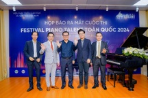 NSND Trung Hiếu làm giám khảo cuộc thi Piano