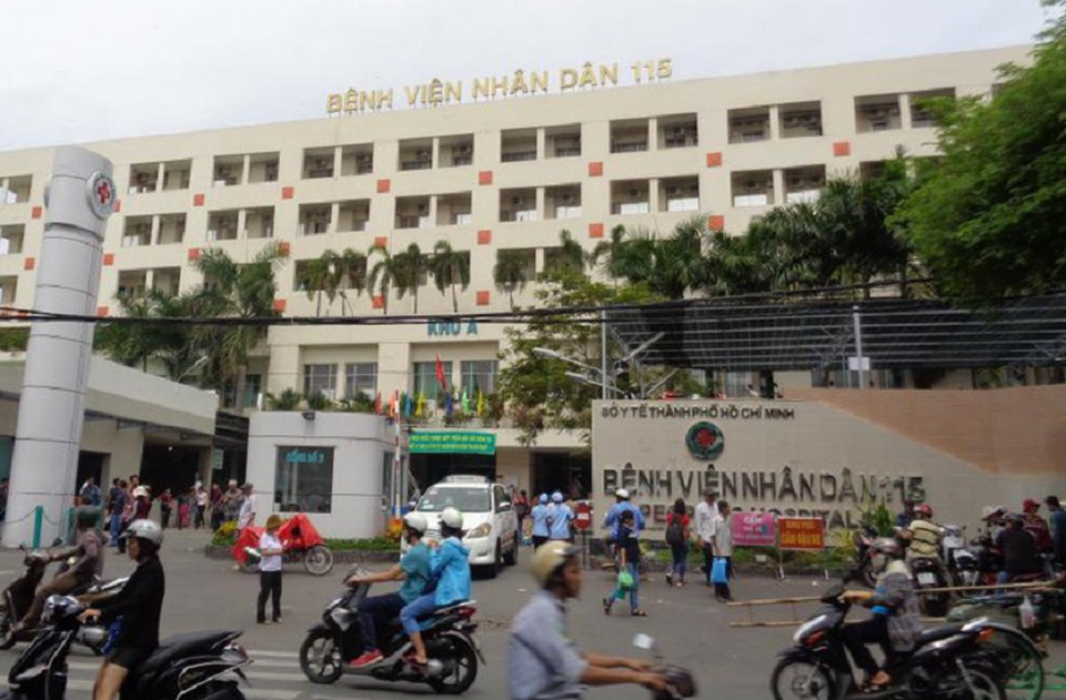 Nữ điều dưỡng bị nam đồng nghiệp gạt tay trúng gò má - 1 Nữ điều dưỡng bị nam đồng nghiệp gạt tay trúng gò má - 1