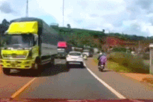 Vượt ẩu nơi đường cấm, xe tải gây tai nạn nghiêm trọng