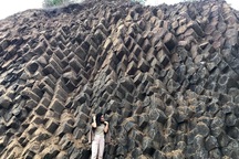 Nhiều vách đá tương tự danh thắng Gành Đá Đĩa mới được phát hiện tại Phú Yên