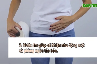 Lợi ích "vàng" khi uống nước ấm vào buổi sáng