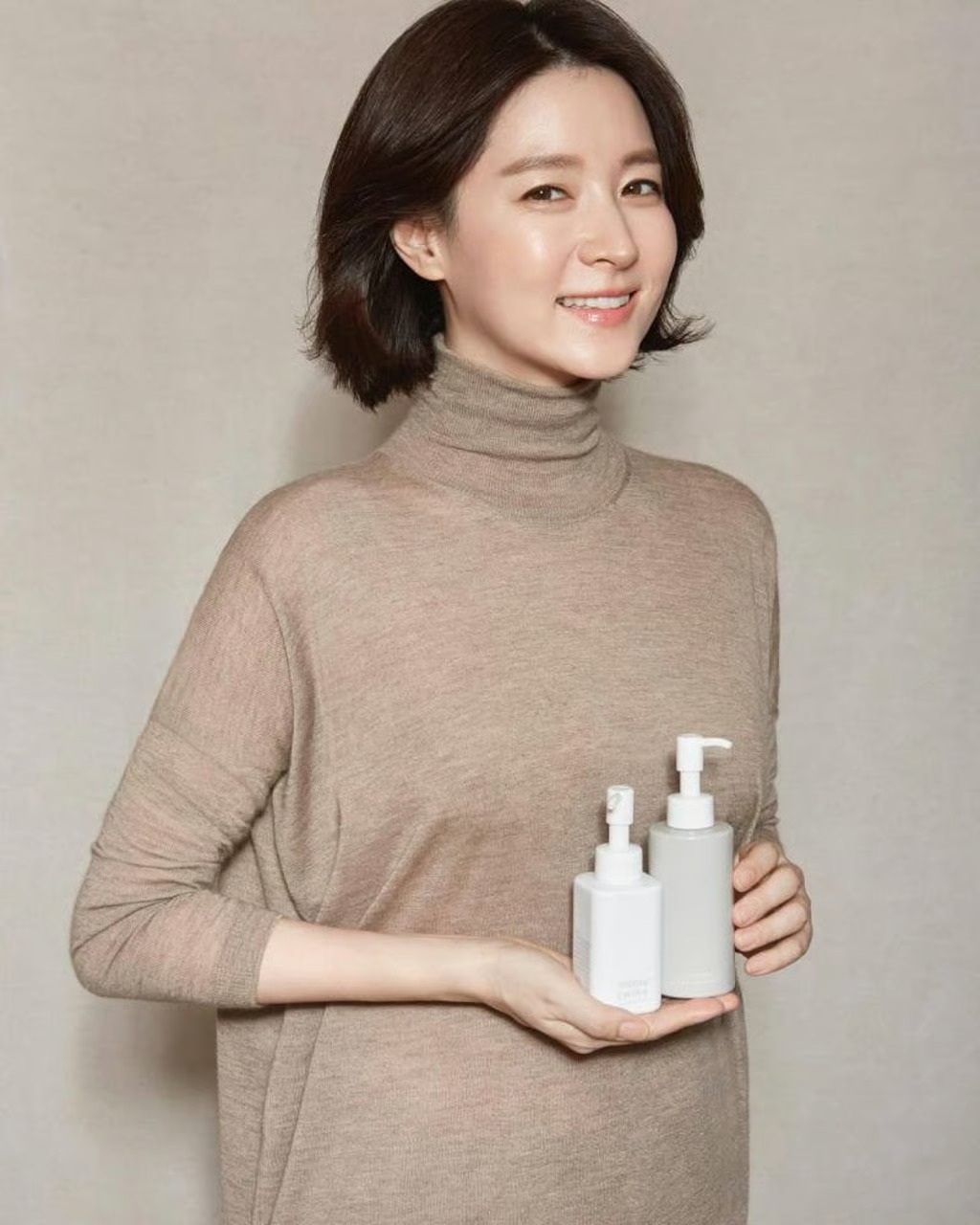 Quốc bảo nhan sắc Hàn Quốc Lee Young Ae tự tin khoe nếp nhăn ở tuổi 54 - 8 Quốc bảo nhan sắc Hàn Quốc Lee Young Ae tự tin khoe nếp nhăn ở tuổi 54 - 8