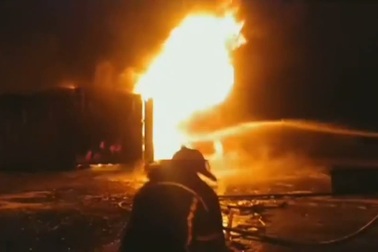 Syria nghi Israel dội hỏa lực, cảng gần căn cứ Nga chìm trong "biển lửa"