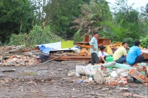 Mưa lớn kèm lốc xoáy làm sập nhà, hai vợ chồng thương vong