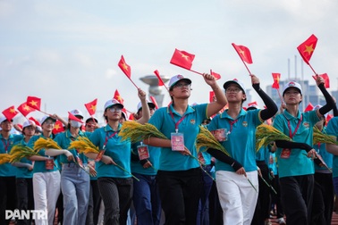 Nhiều sinh viên được yêu cầu cung cấp số tài khoản để nhận tiền A80