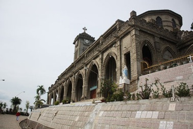 Đẹp sững sờ nhà thờ Núi