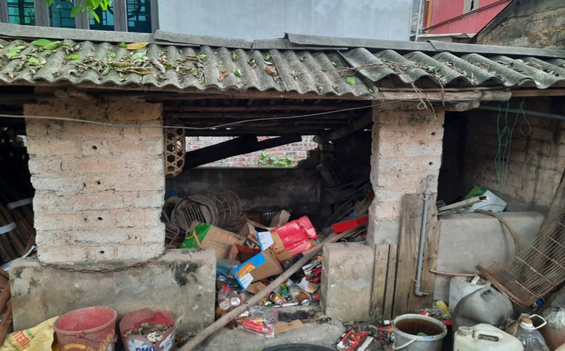 Khởi tố, bắt giam nữ nghi phạm chém chết chủ cửa hàng quần áo - 2 Khởi tố, bắt giam nữ nghi phạm chém chết chủ cửa hàng quần áo - 2