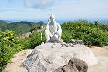 Tỷ phú Bill Gates tham quan đỉnh Bàn Cờ ở Đà Nẵng